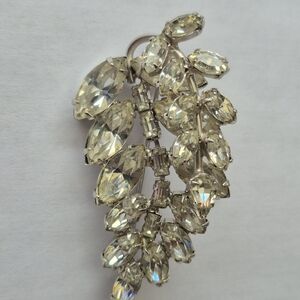 Vintage signed Weiss leaf spray brooch